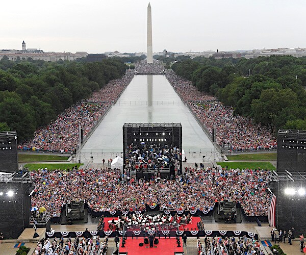 a packed national mall in 2019 for the july 4 salute to america