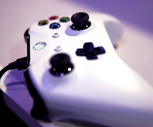 13-Year-Old Sells Xbox to Buy Single Mom a Car
