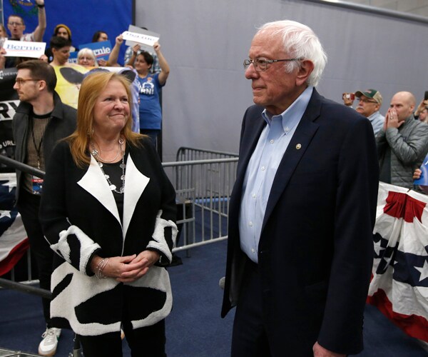 senator bernie sanders and his wife jane