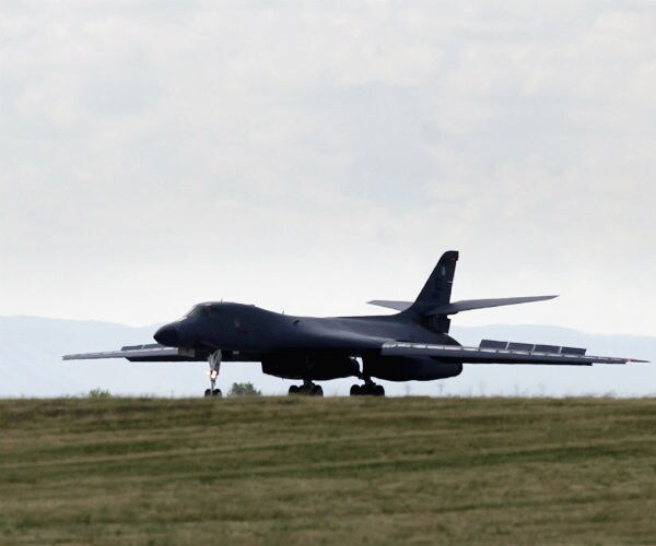 Air Force Prepares For Eventual Retirement of B-1, Transition to B-21