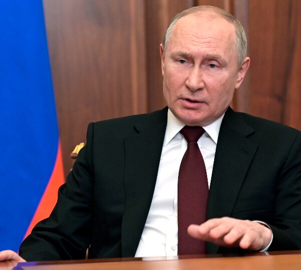 Putin Orders Russian Peacekeepers to Eastern Ukraine's 2 Breakaway Regions