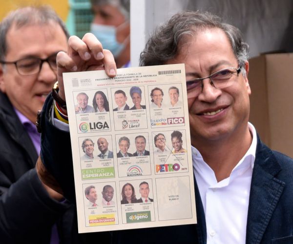 Left Takes First Round in Colombian Presidential Vote