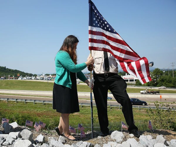 Navy: No Charges Against Officer in Chattanooga Attack