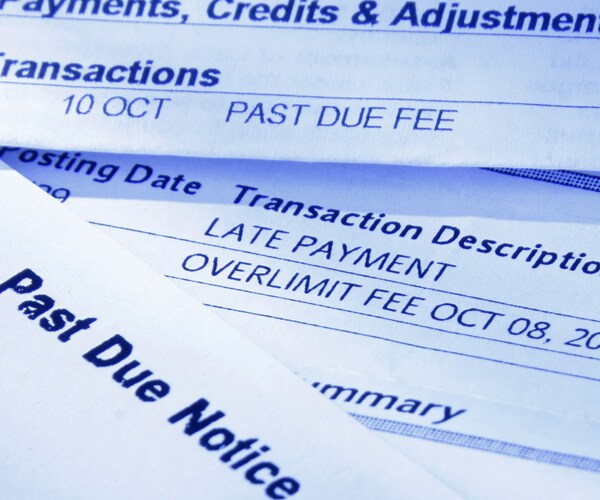 Overdraft Fees Report Finds Banks Charge Steep Penalties