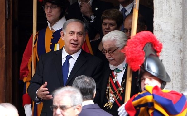 LIGNET: Striking Israeli Diplomats Threaten Pope's Trip to Holy Land