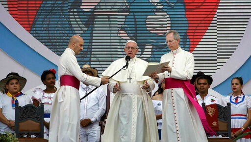 Pope Seeks to Inspire Panama's Priests, Sisters at Youth Day