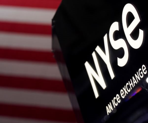 Stocks Rally on Powell's Rate Hike Slowdown Signal