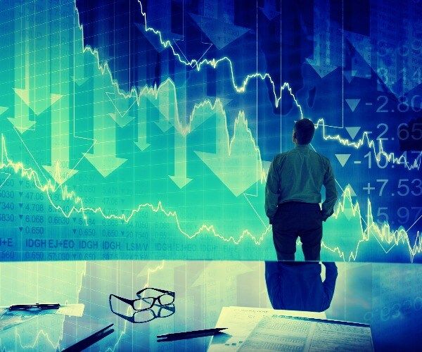 Wall St. Dips, With Tech-Related Names Underperforming  