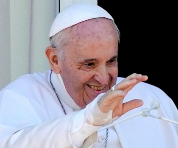 Pope Reverses Benedict, Reimposes Restrictions on Latin Mass