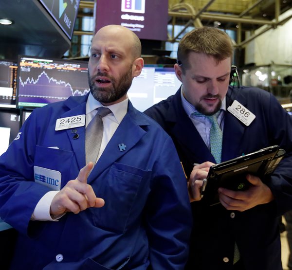 US Stocks Face Tricky Moment as Tariffs Loom