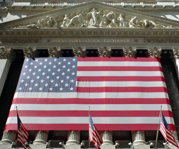 Wall Street Rallies on Rate Hopes, Heads for Winning Week