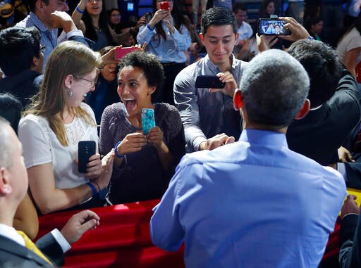 The Latest: Obama Chats with Russia's Putin at Peru Summit