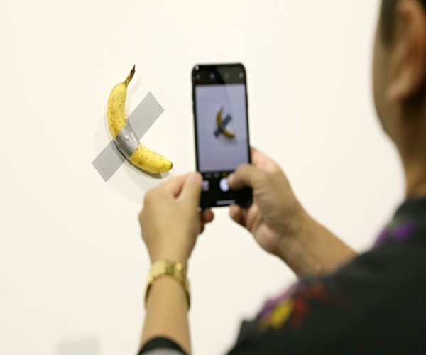 France Museum-Goer Eats Million-dollar Banana Taped to Wall