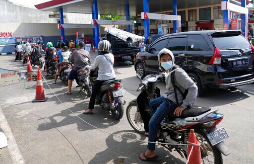 Indonesia Hikes Fuel Prices by 30%, Cuts Energy Subsidies