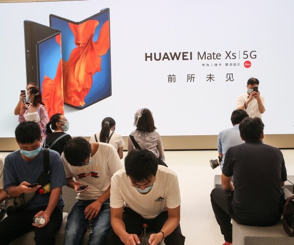 Federal Contracts to be Banned for Huawei Customers