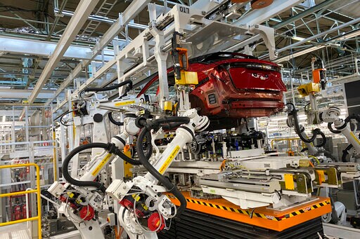 Smart Robots Do All the Work at Nissan's 'intelligent' Plant