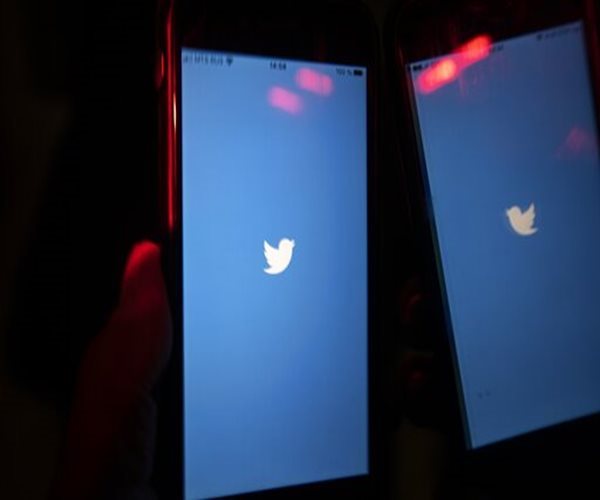 Russia Slows Down Twitter, Part of Social Media Clampdown