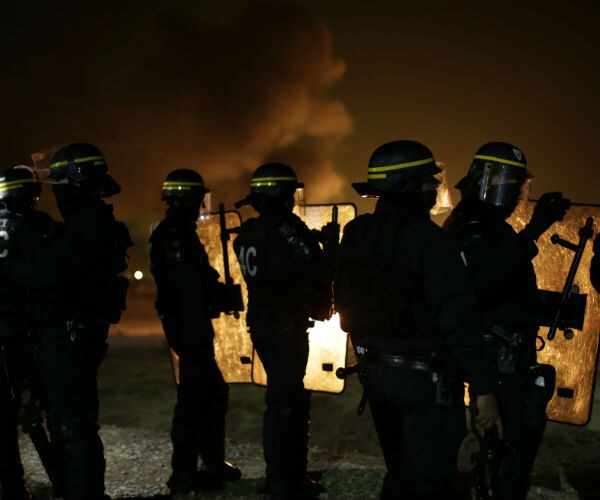 France Moving More Than 6,000 Migrants, Destroying Huge Camp