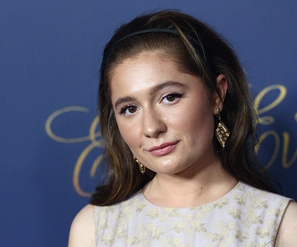 emma kenney arrives at emmy party