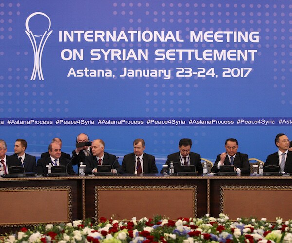 Syria Peace Talks Marked by Tense Start