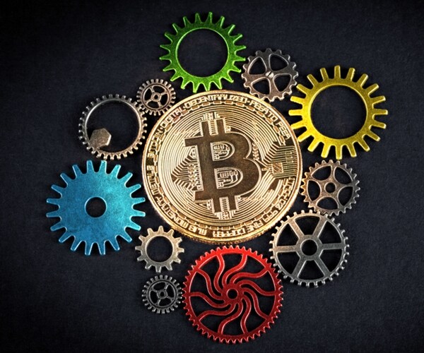 Bitcoin Falls After Report That Binance Faces Warning in Japan