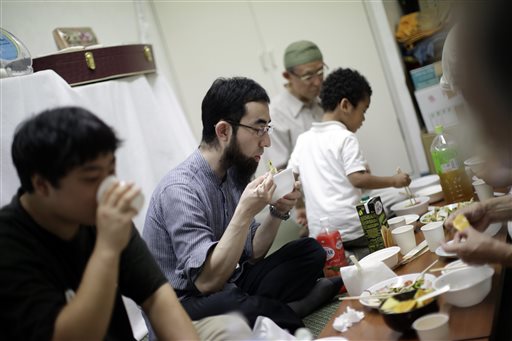 AP PHOTOS: Muslims in Japan Observe Fasting Month of Ramadan