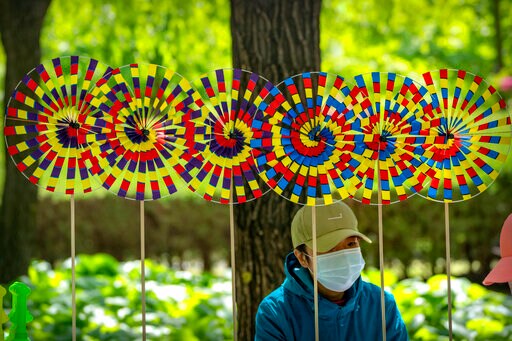 Beijing Shuts Dine-in Services for Holidays to Stem Outbreak