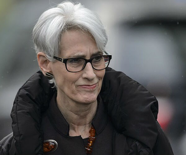 Lead U.S. Negotiator Says She Didn't See 'Final Documents' in Iran Deal  