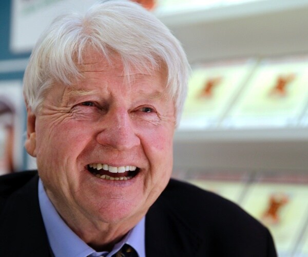 Father of UK Prime Minister Says He'll Apply for French Citizenship