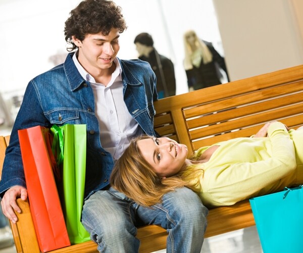 Economic Expectations Sour in October as Weekly Comfort Rises