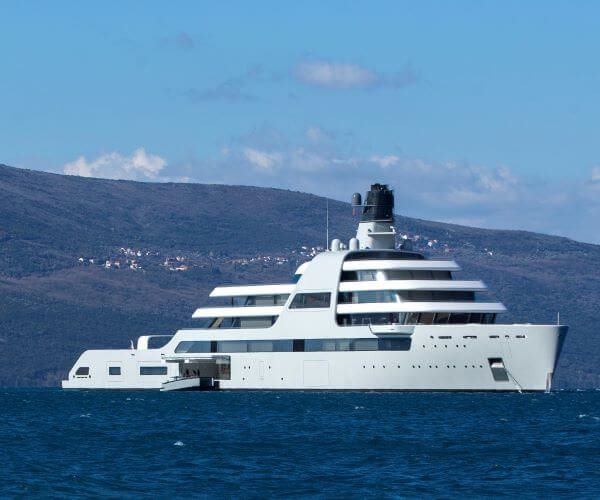 US Wins Authority to Seize Abramovich's Planes 