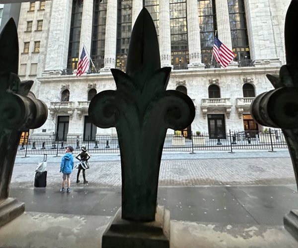 Stocks End Mixed on Higher Treasury Yields, Rate Views