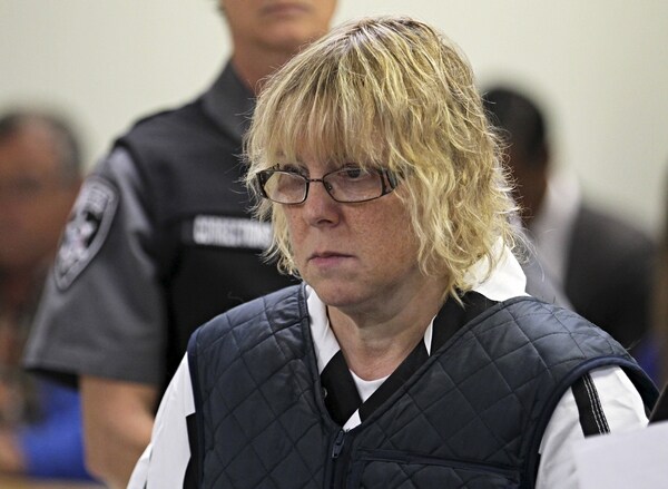 NY Female Prison Employee Pleads Guilty to Helping Inmates Escape 