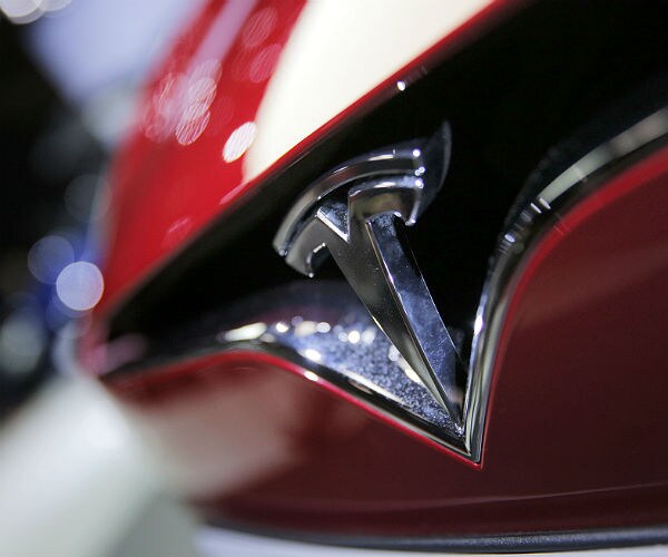 Tesla's Big Battery Races to Keep South Australia's Lights on