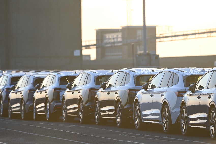 Trump Says He'll Place 25 Percent Tariff on Autos From EU
