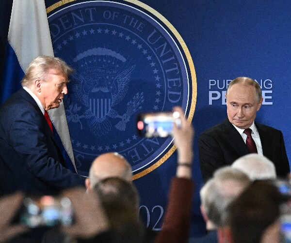 Trump Interrupts Talks With European Leaders to Call Putin