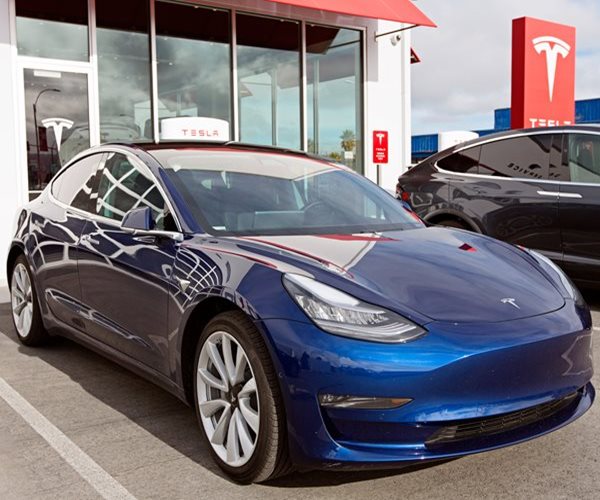Tesla Discounts Some Model 3's by $1,300
