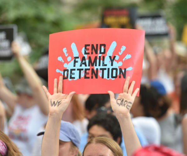 Obama ICE Chief: Trump Admin. 'Mismanaged' Family Separations