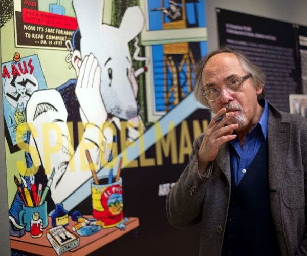 Tennessee School Board Bans Pulitzer Prize-Winning Holocaust Book