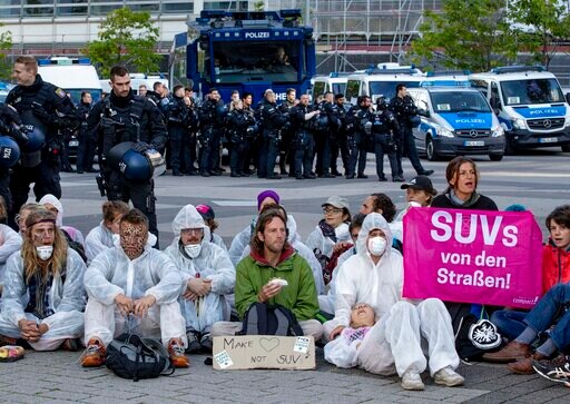 Activists Block Main Entrance to Frankfurt Auto Show