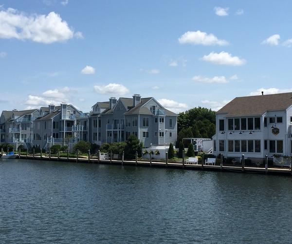 Connecticut Seaside Town Sees Bidding Wars as New Yorkers Flee