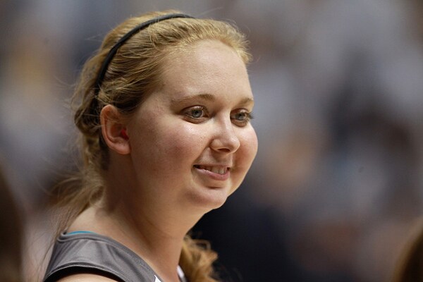 Lauren Hill's Cancer Doesn't Keep Her Out of the Game 