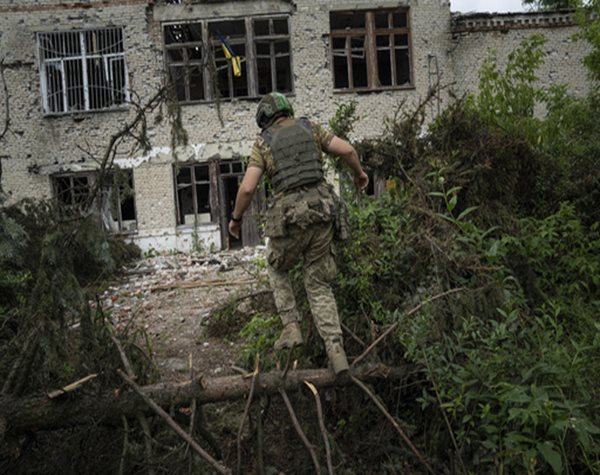 Both Sides Suffer Heavy Casualties as Ukraine Strikes Intensify