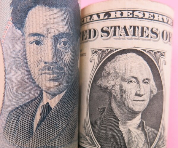 Dollar to Strengthen 10 Percent Against Japanese Yen