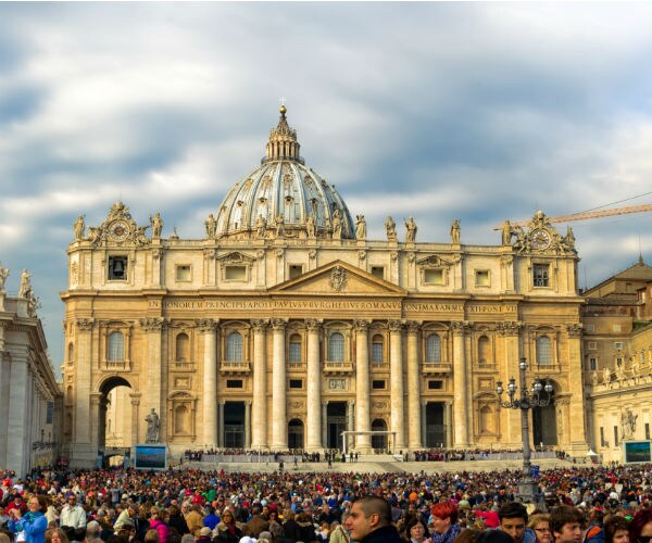 Left Now Using 'People of Praise' as Wedge Against Barrett Nod 