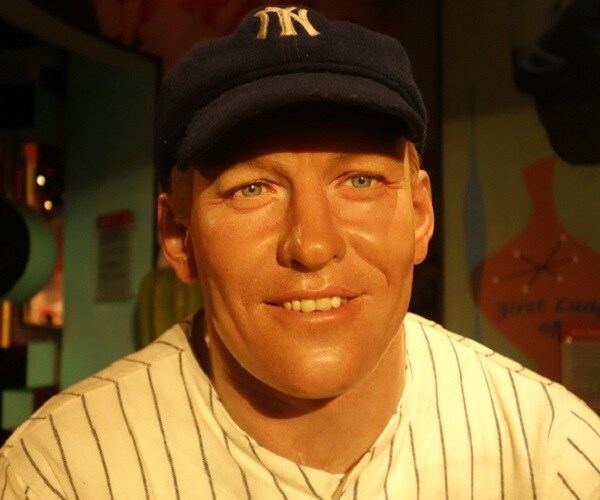 1952 Mickey Mantle Baseball Card Takes Armored Truck to Exhibit