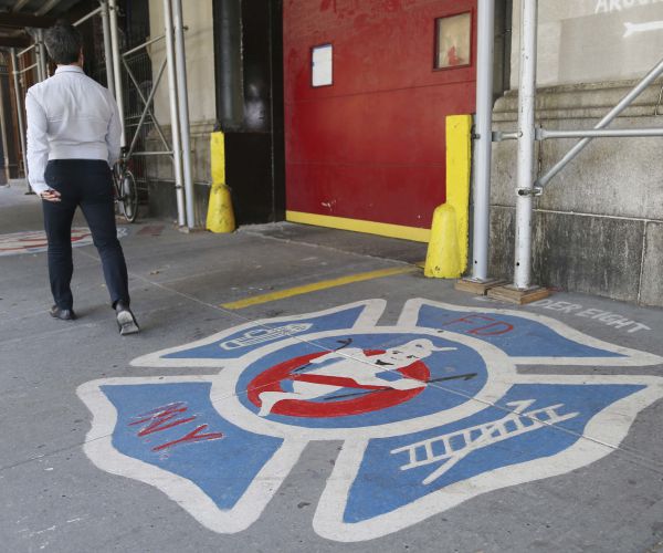 'Ghostbusters' Firehouse Proposal: Superfan Wins When She Says Yes