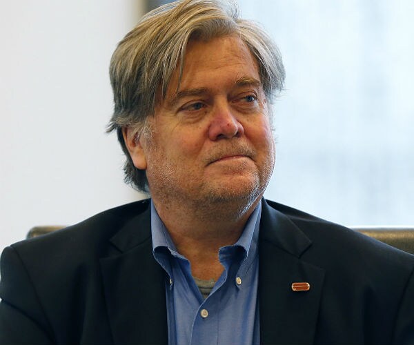 NYT: Bannon Aligns With Critics of Pope Francis
