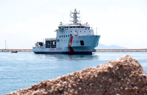 Italy Forces New Standoff, Refuses to Let Migrants Disembark