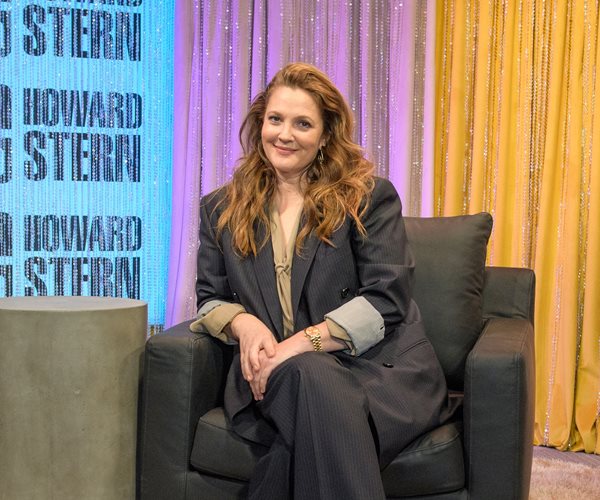 Drew Barrymore Opens Up About Her 'Awful Cycle' With Alcohol(01)